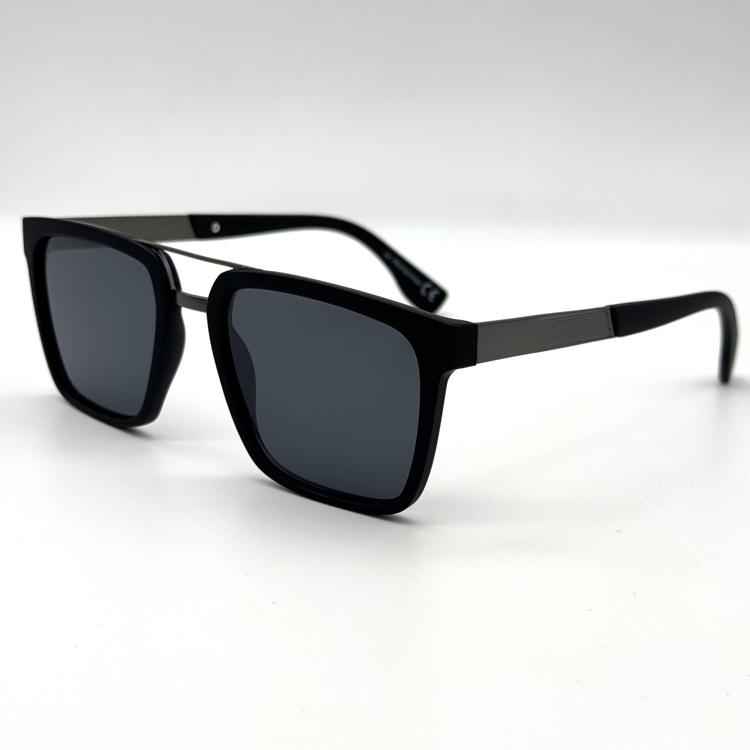 img_0772-3 Black mirage – Image 1