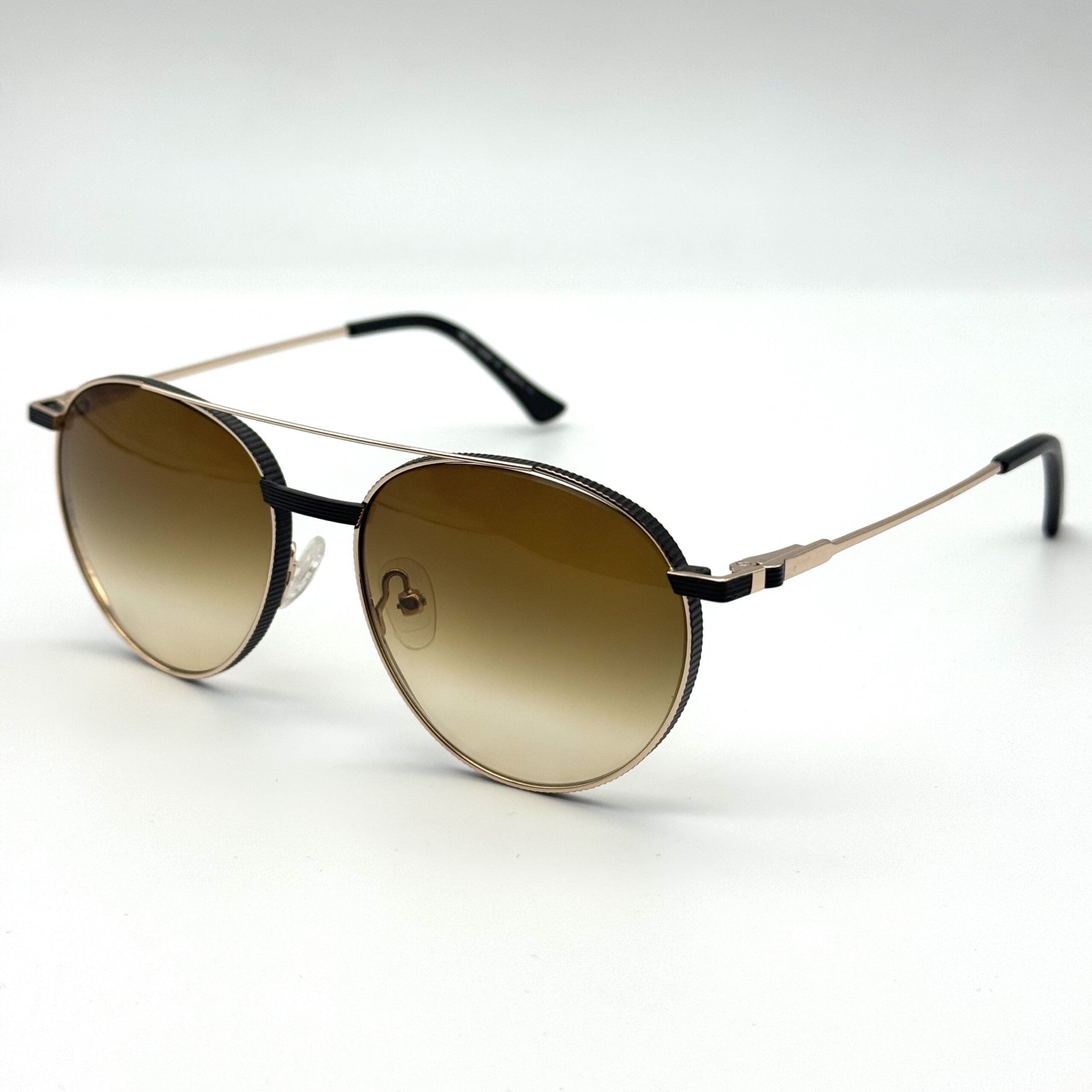 img_2074-2 Persona – Image 1